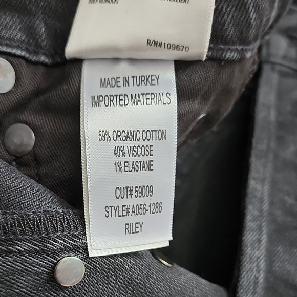 Agolde Riley Black High Rise Straight Crop Jeans - Picture 4 of 9